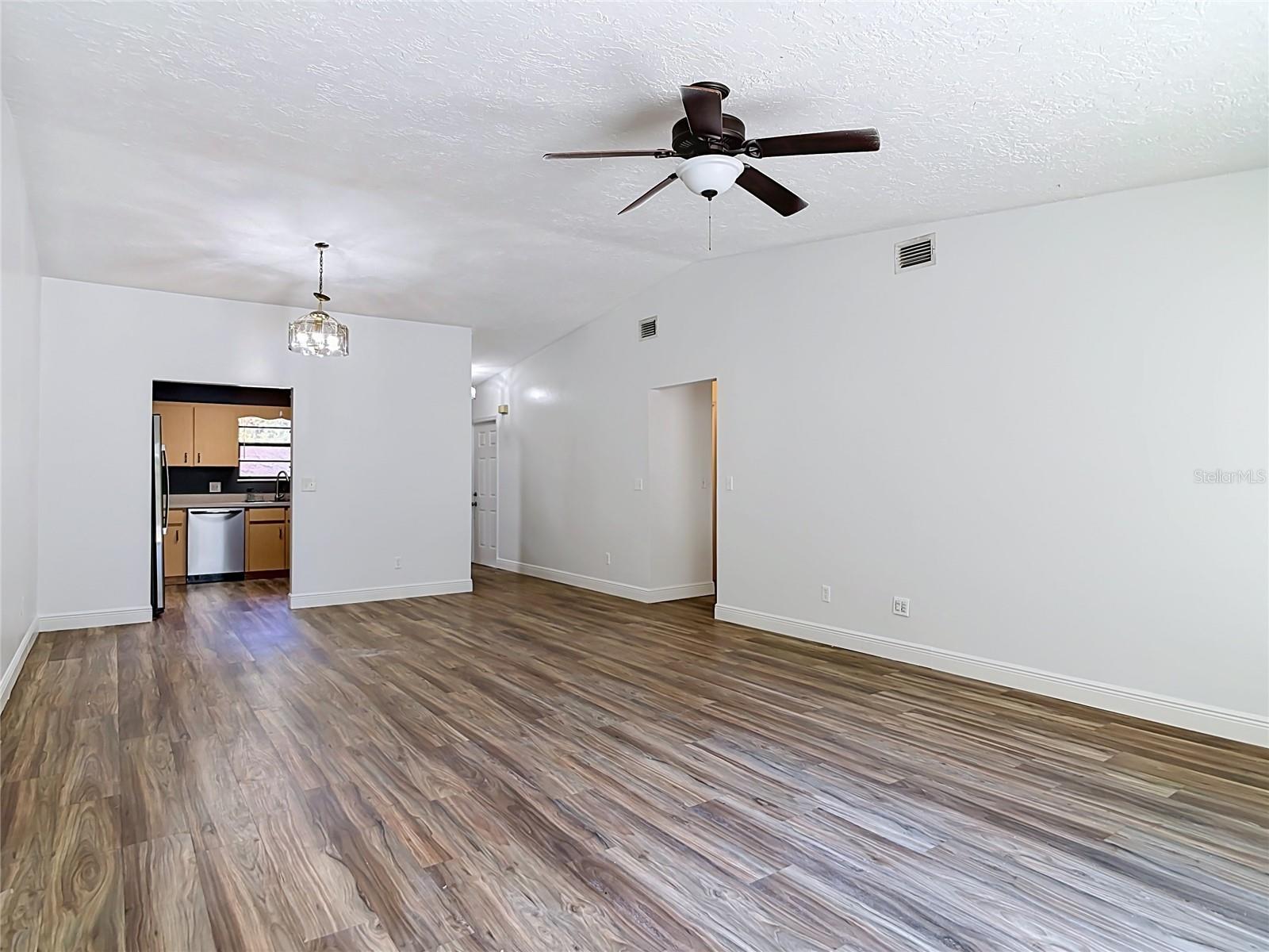 GAS LITE SQUARE - Residential