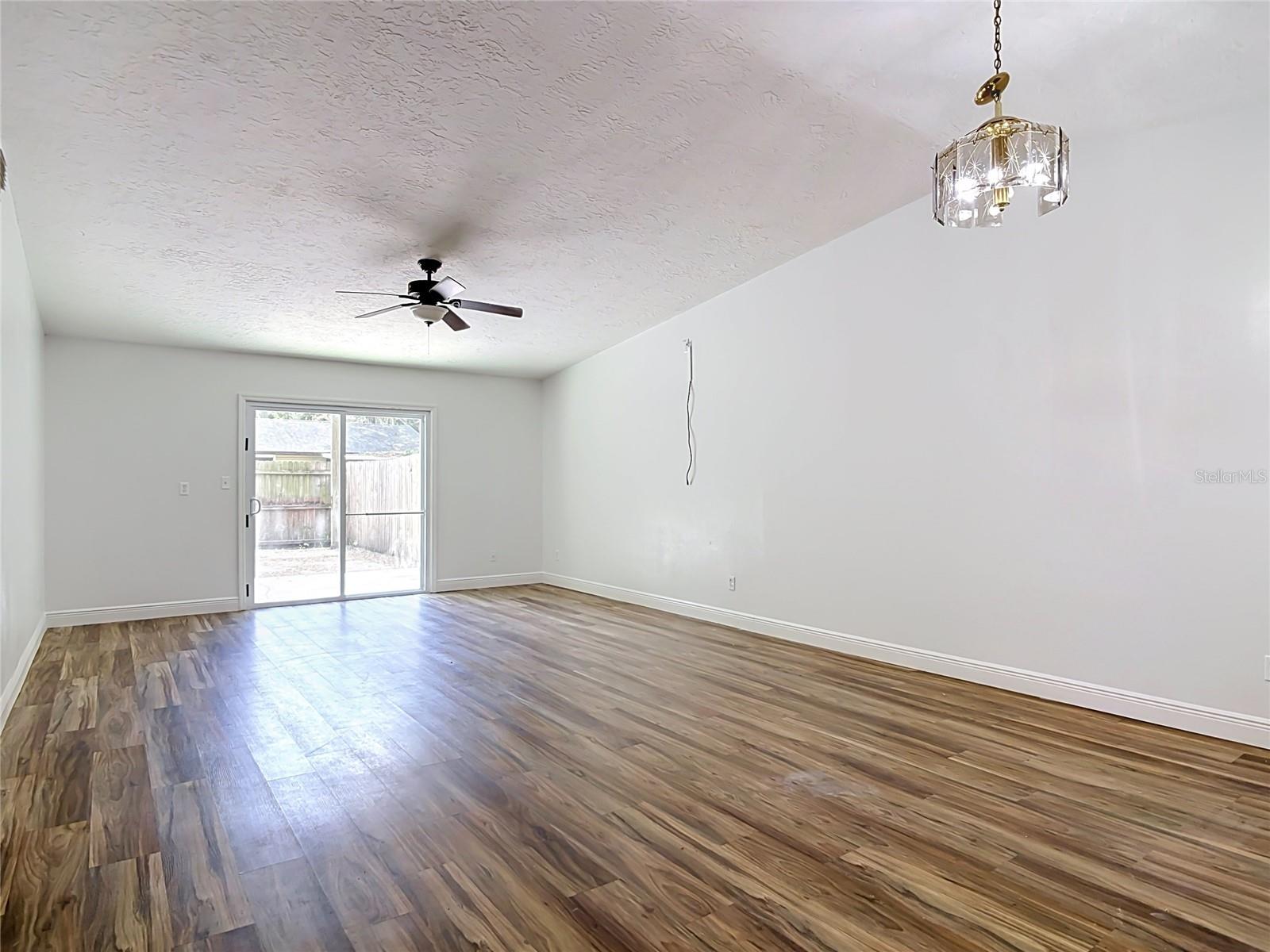 GAS LITE SQUARE - Residential