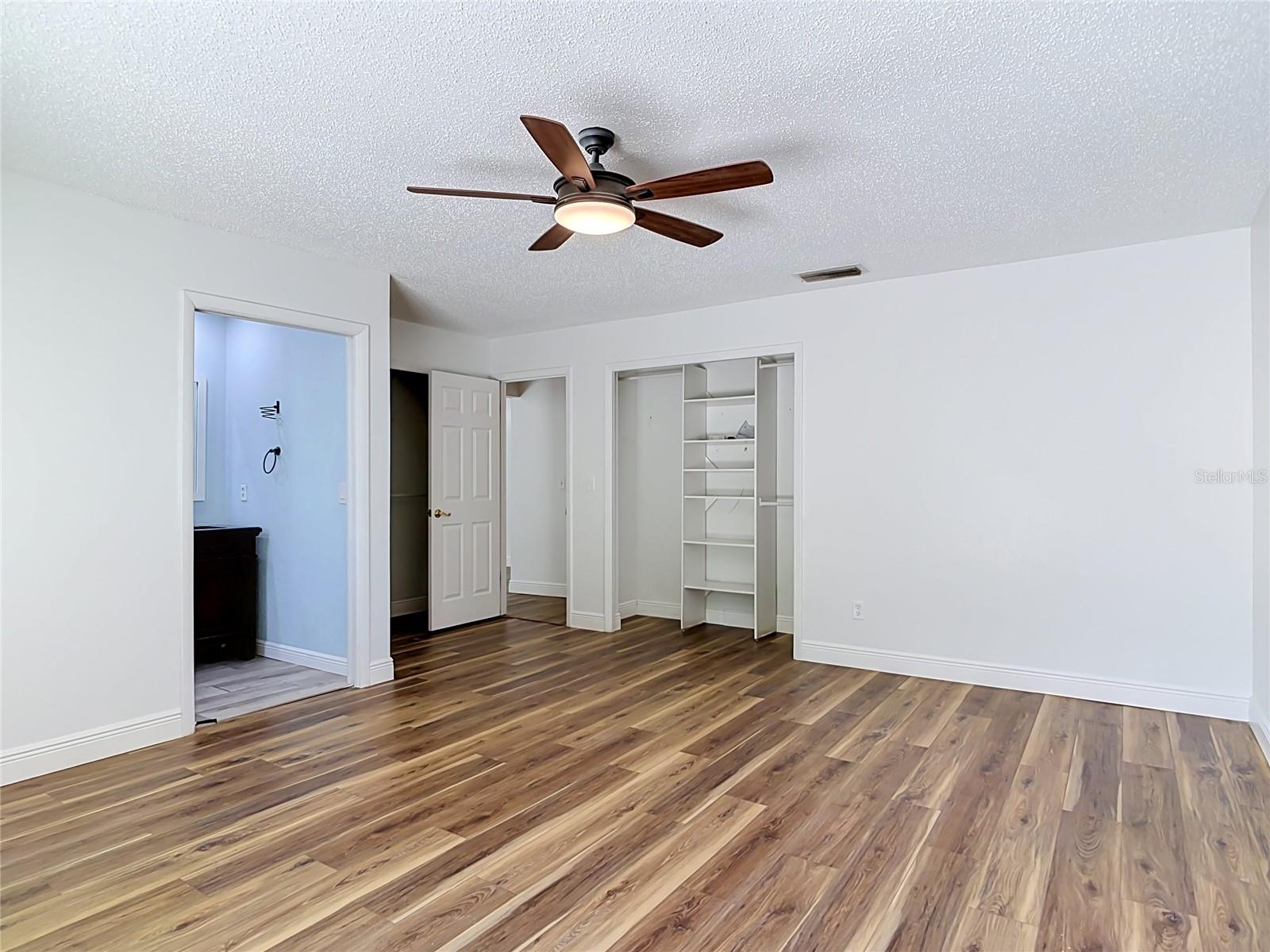 GAS LITE SQUARE - Residential