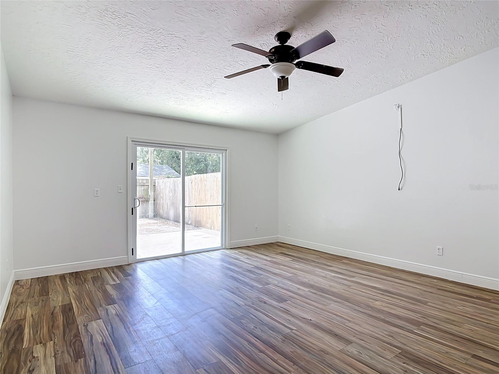 GAS LITE SQUARE - Residential