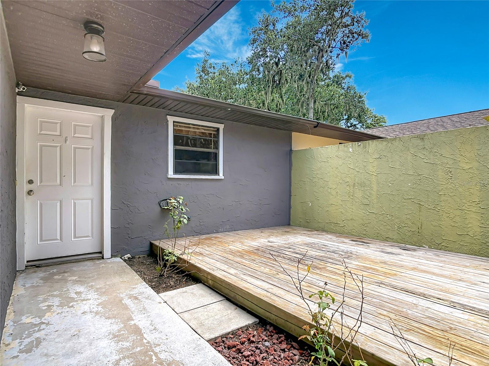GAS LITE SQUARE - Residential