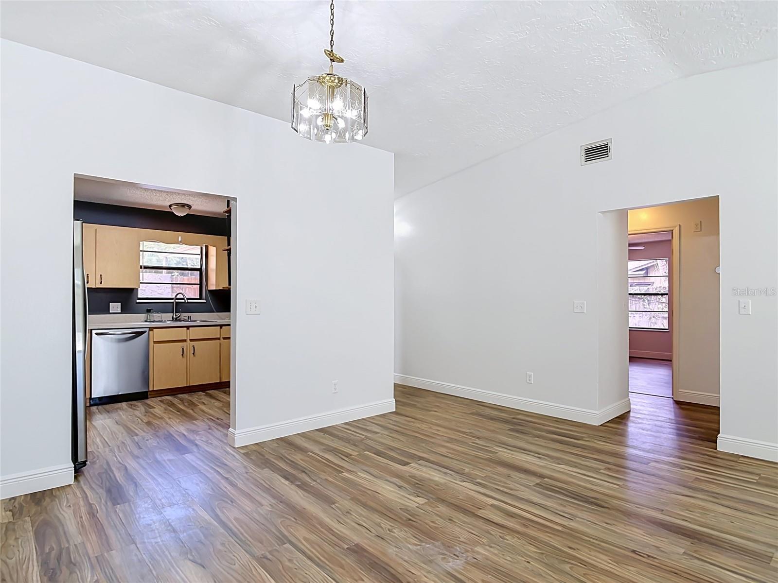 GAS LITE SQUARE - Residential