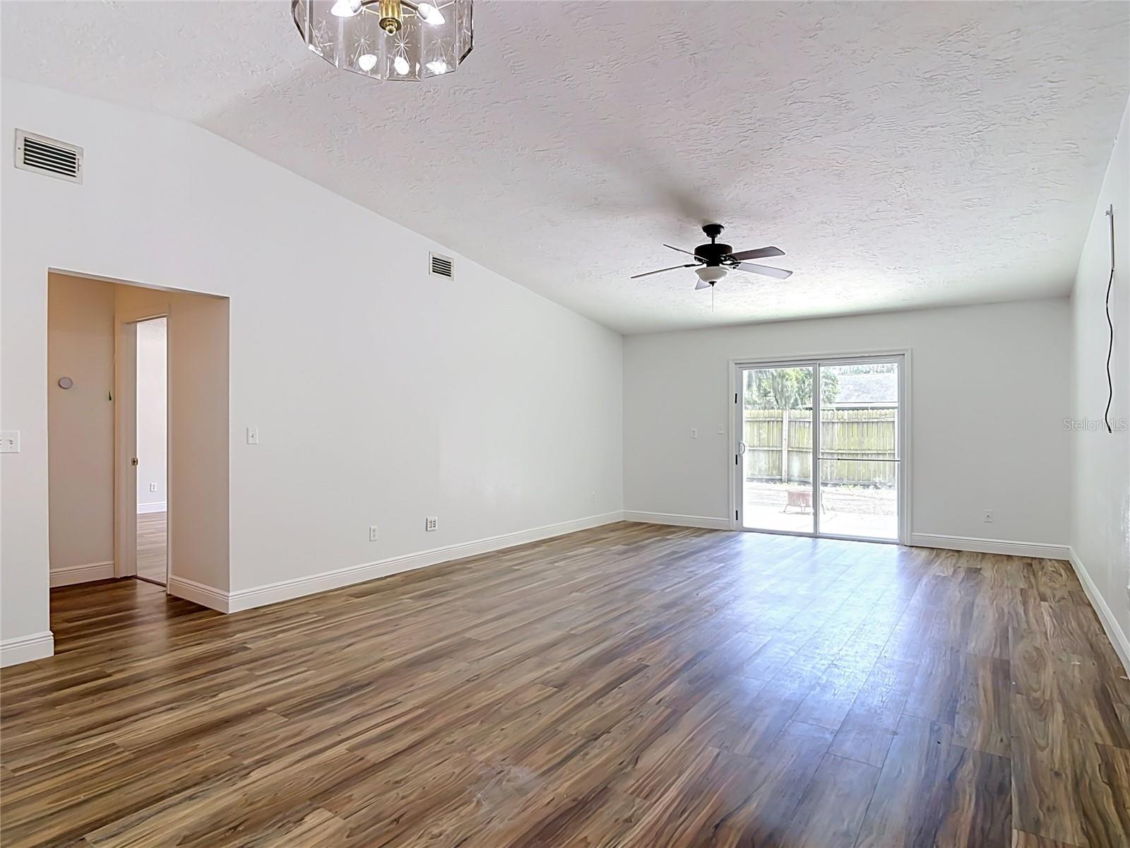 GAS LITE SQUARE - Residential