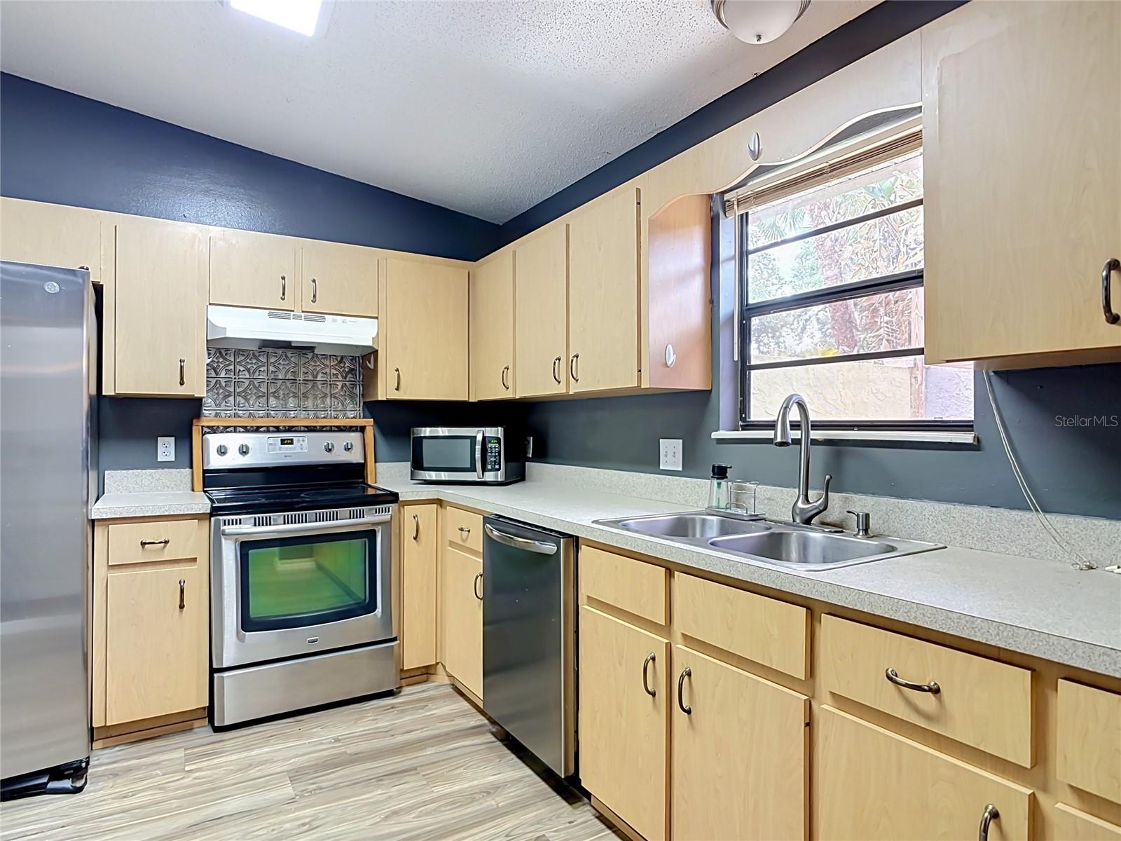 GAS LITE SQUARE - Residential