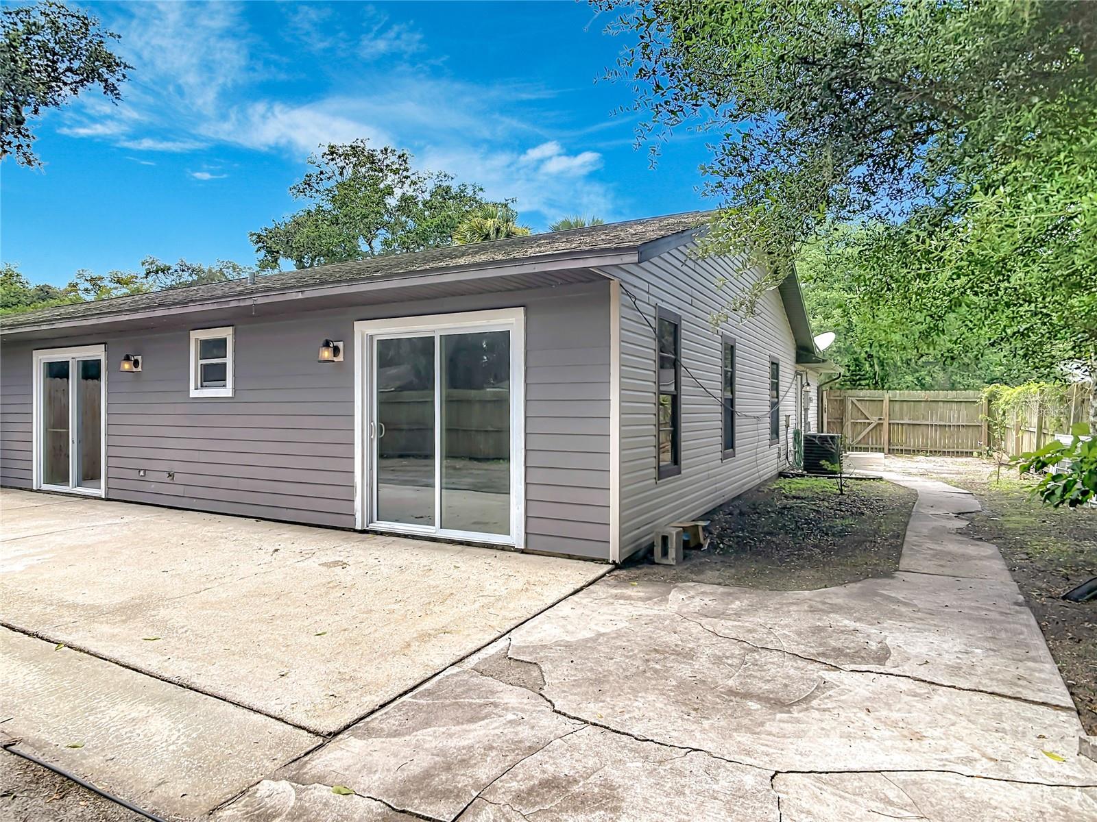 GAS LITE SQUARE - Residential