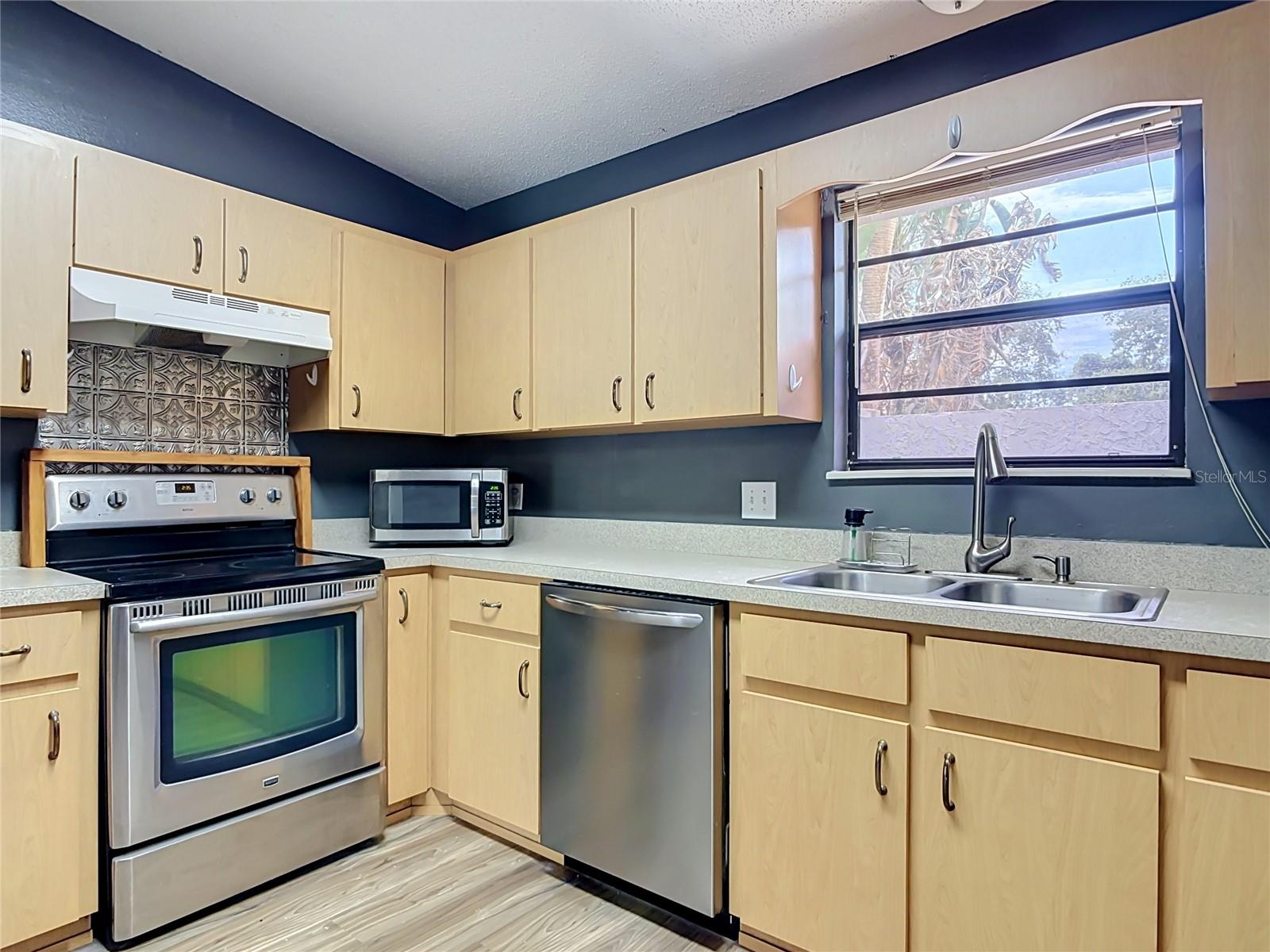 GAS LITE SQUARE - Residential