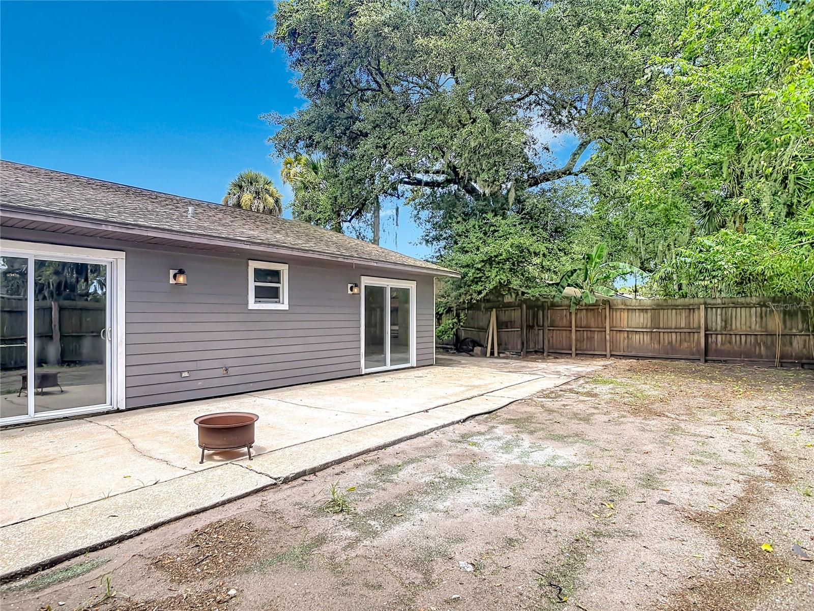 GAS LITE SQUARE - Residential