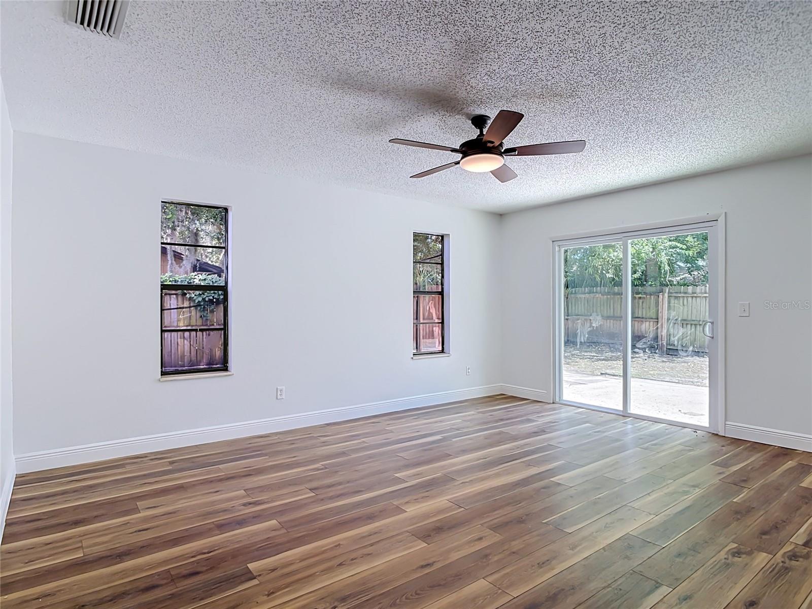 GAS LITE SQUARE - Residential