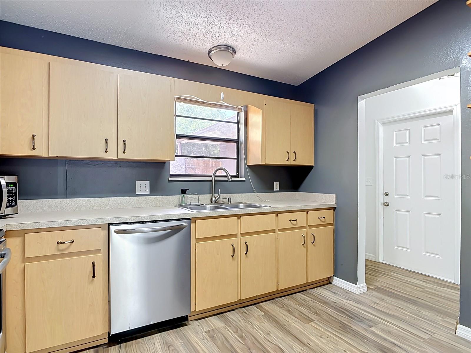 GAS LITE SQUARE - Residential