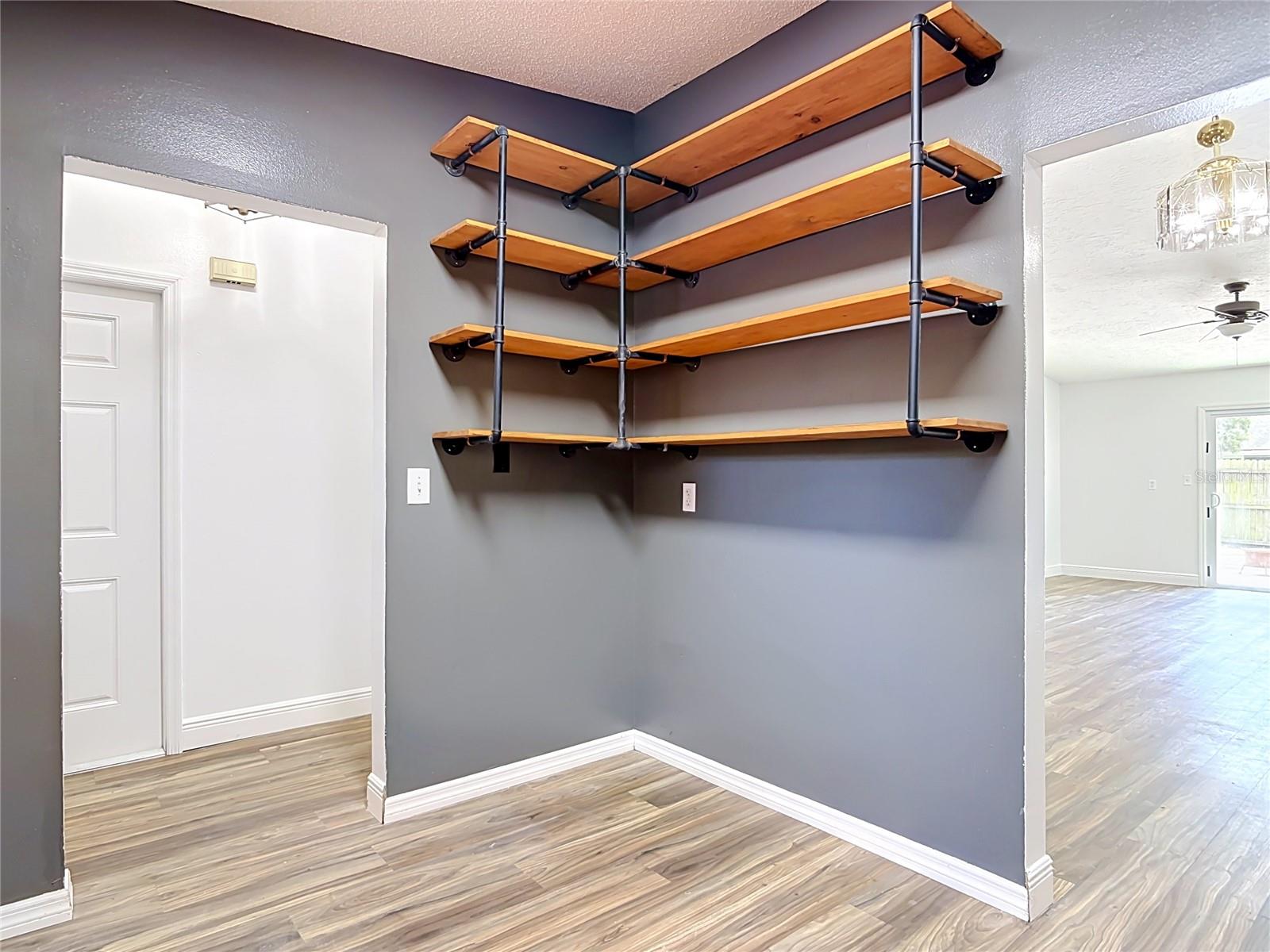 GAS LITE SQUARE - Residential