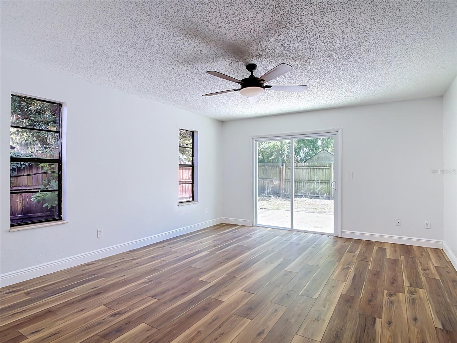 GAS LITE SQUARE - Residential