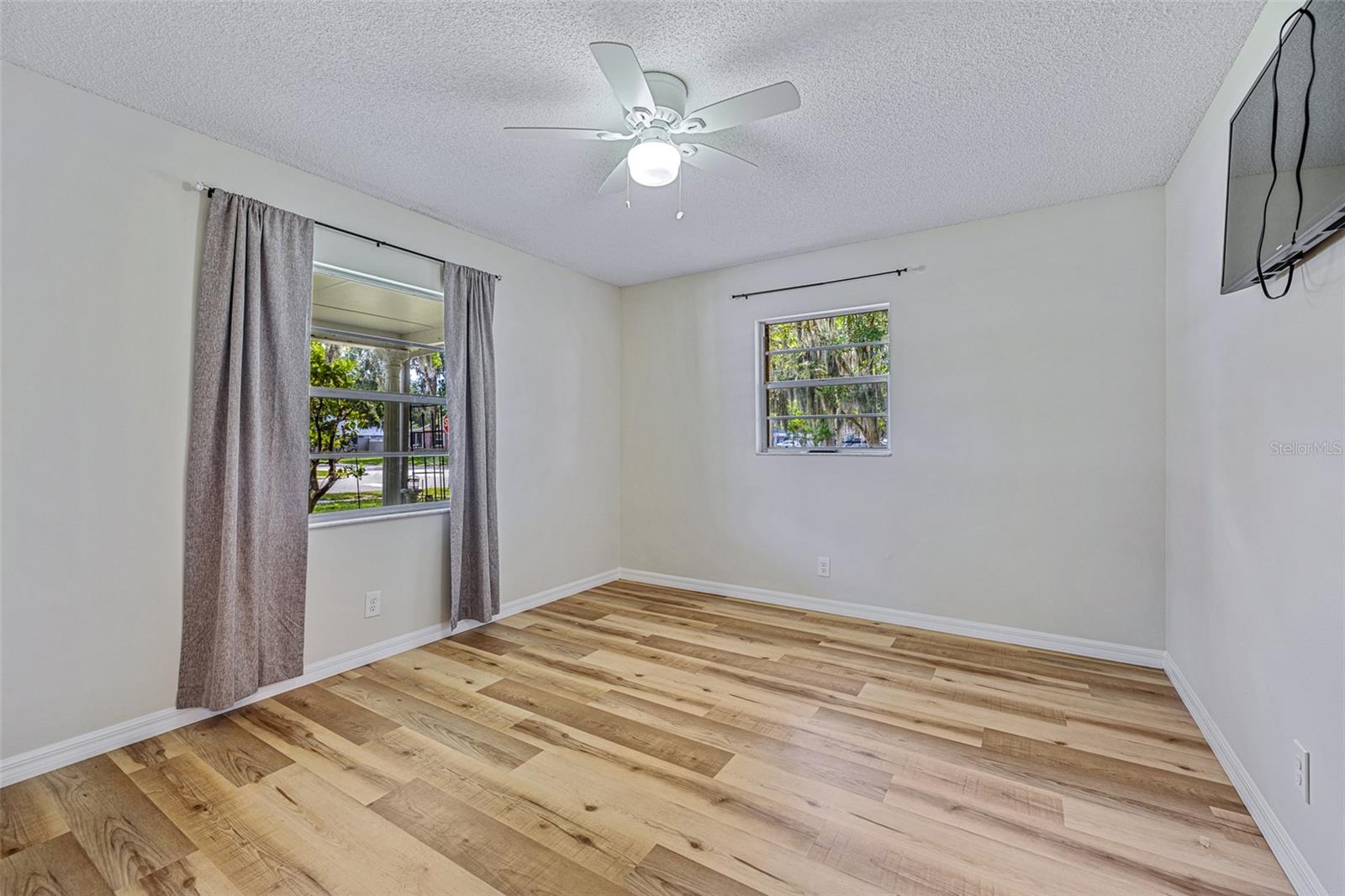 BEACON WOODS UNIT 01 - Residential