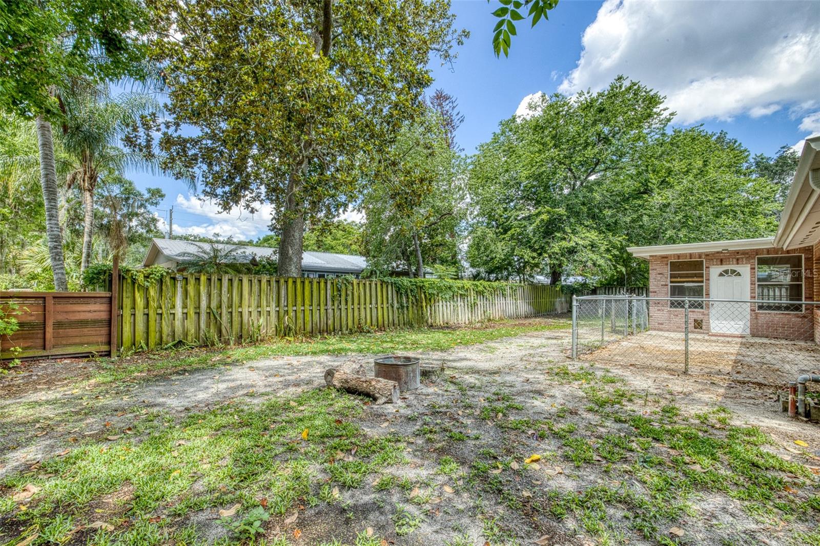 BEACON WOODS UNIT 01 - Residential