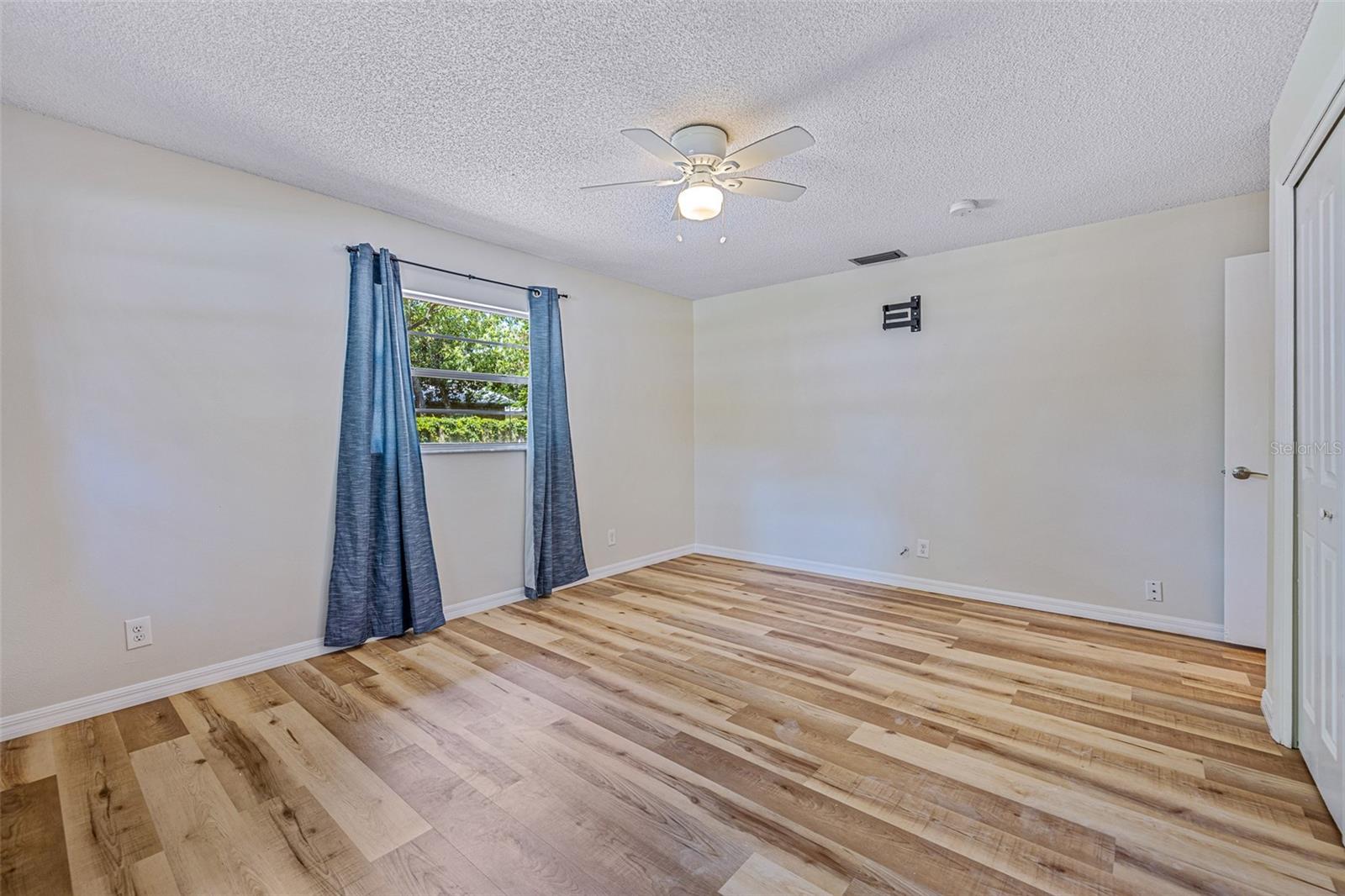 BEACON WOODS UNIT 01 - Residential