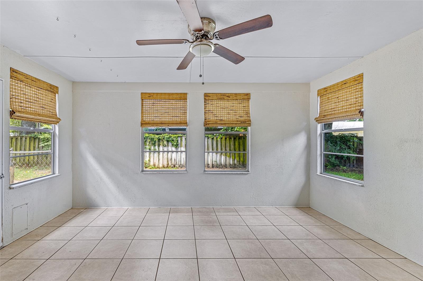 BEACON WOODS UNIT 01 - Residential