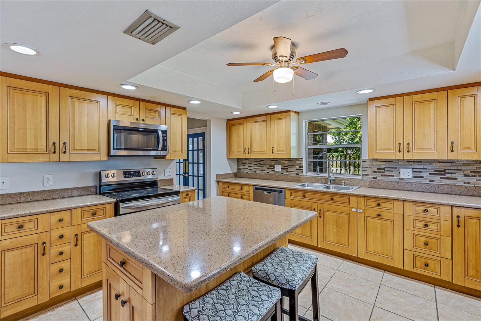 BEACON WOODS UNIT 01 - Residential