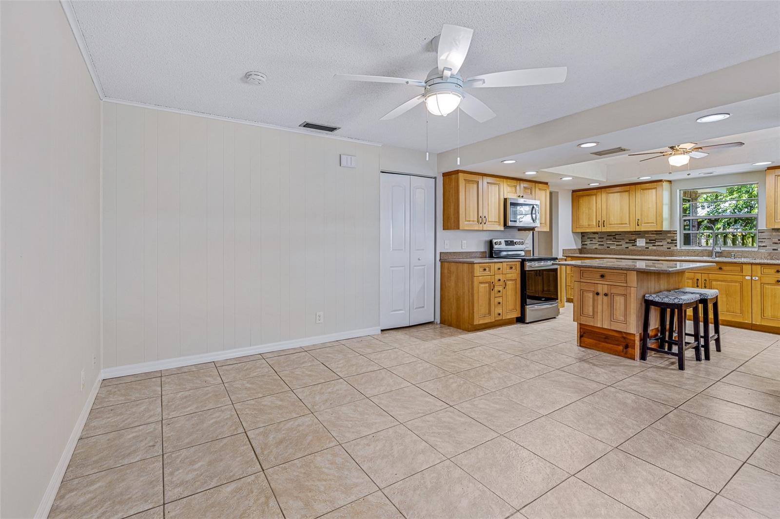 BEACON WOODS UNIT 01 - Residential