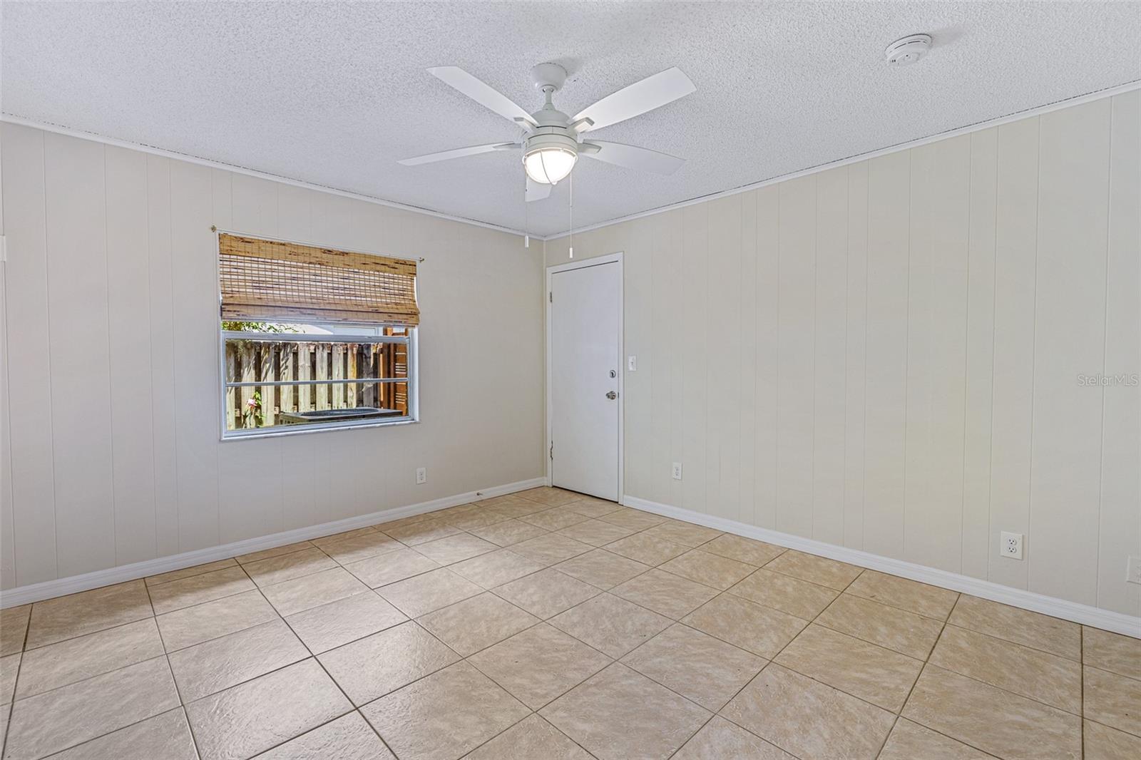 BEACON WOODS UNIT 01 - Residential