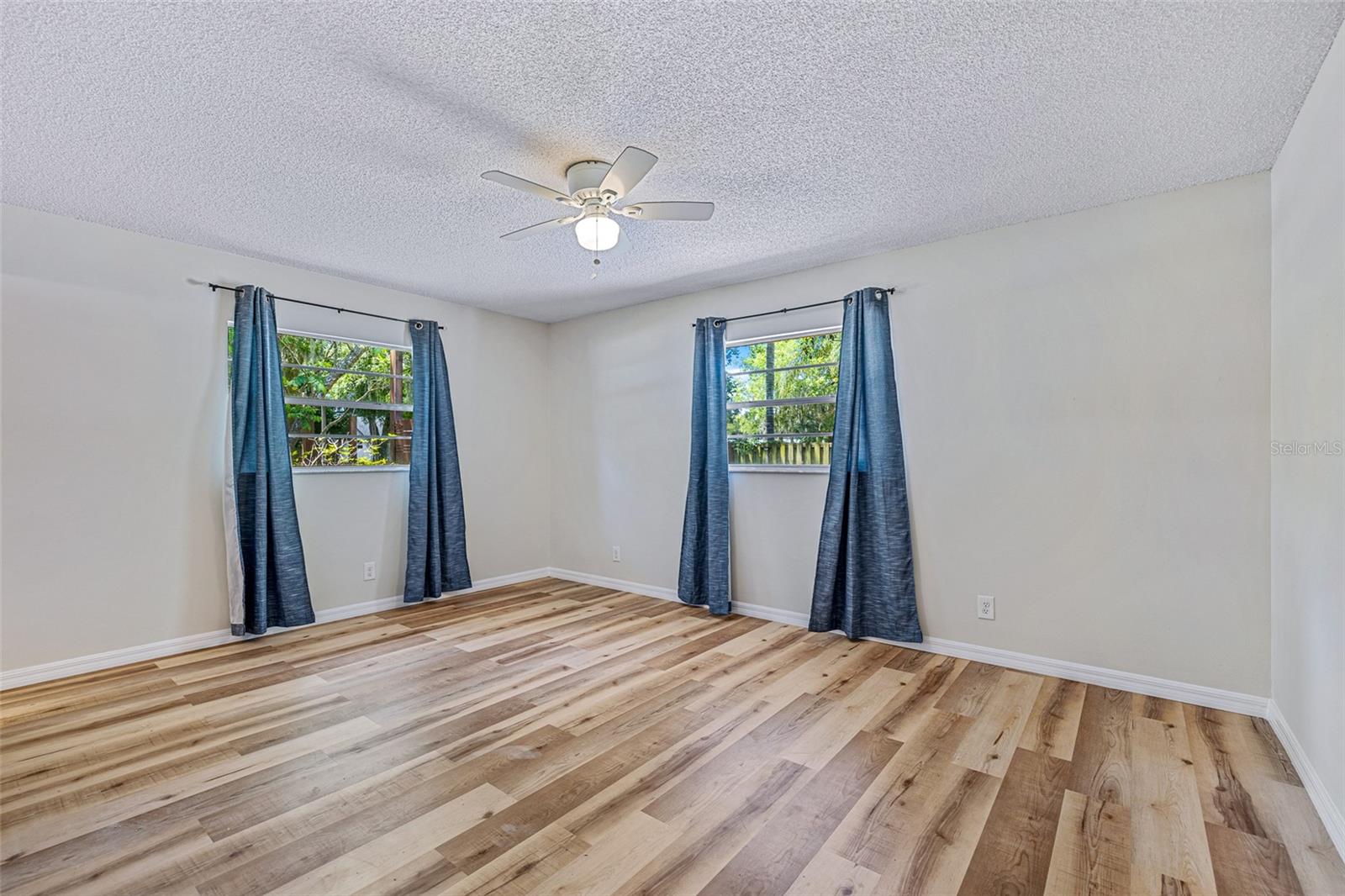 BEACON WOODS UNIT 01 - Residential