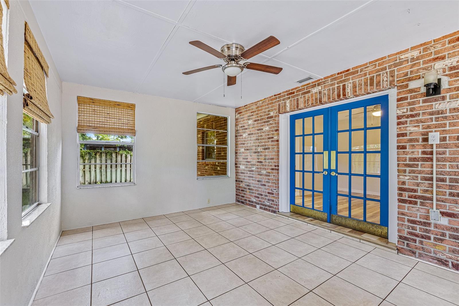 BEACON WOODS UNIT 01 - Residential