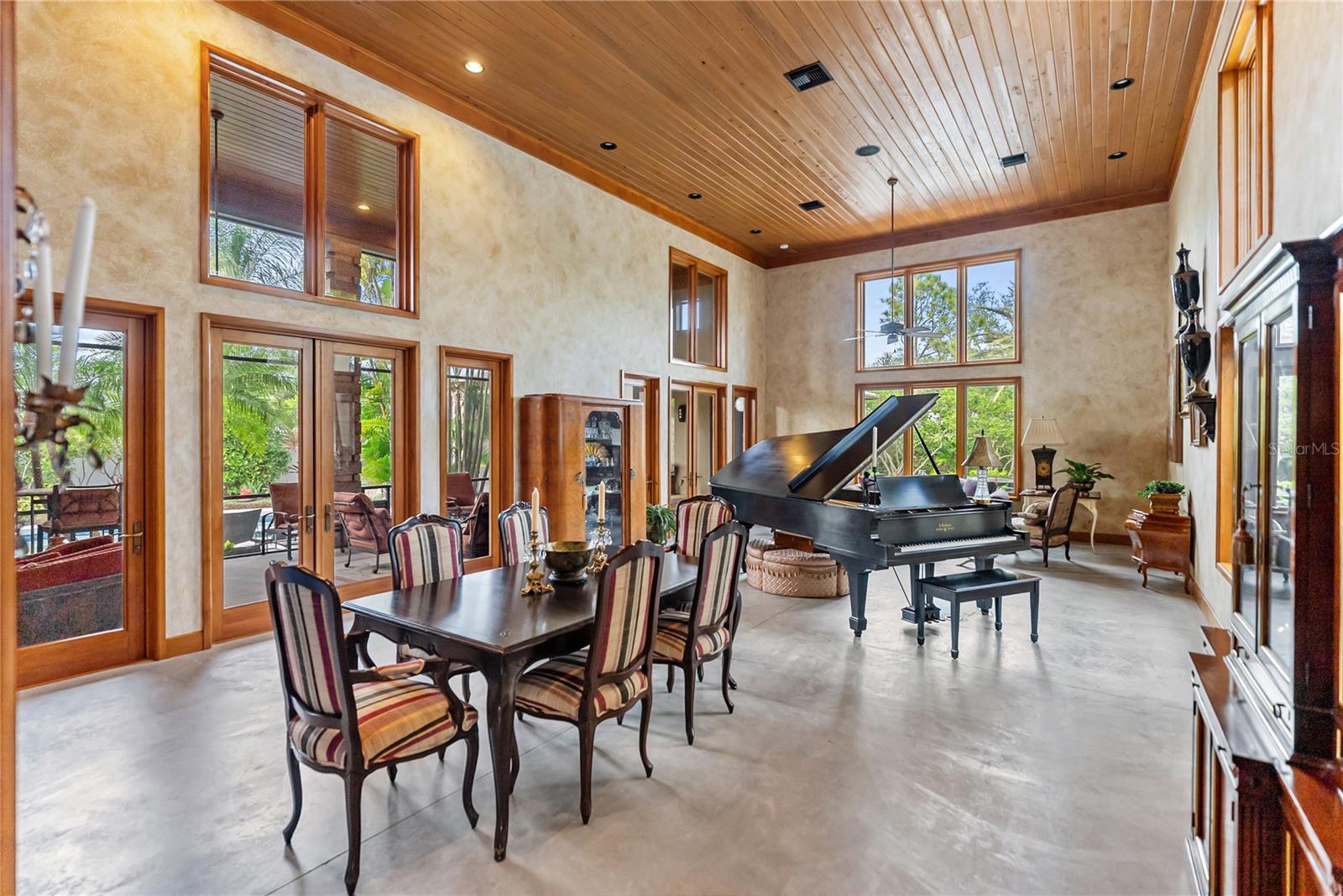 OYSTER BAY ESTATES - Residential