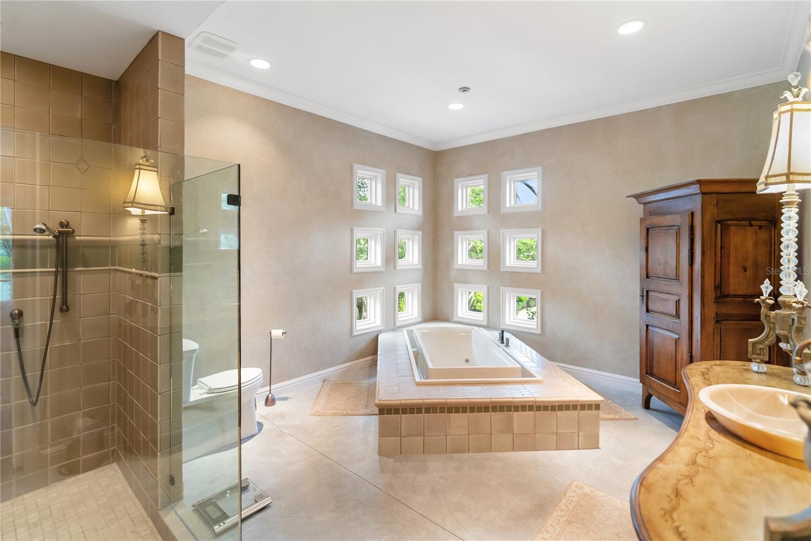 OYSTER BAY ESTATES - Residential
