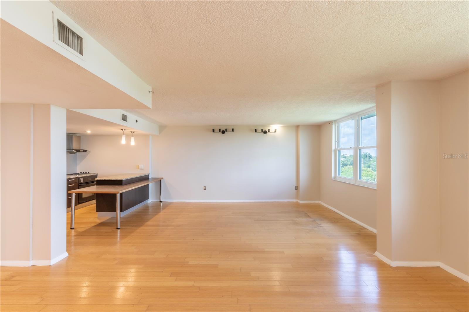 LAKESIDE CROSSING CONDO - Residential