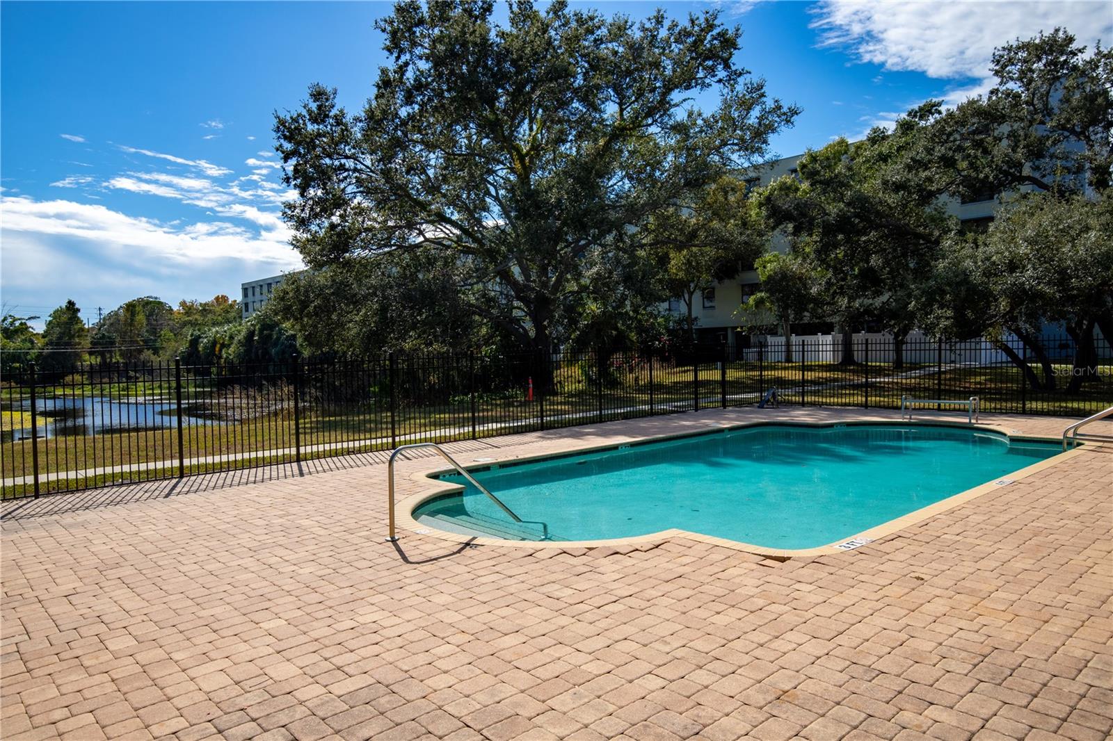 LAKESIDE CROSSING CONDO - Residential