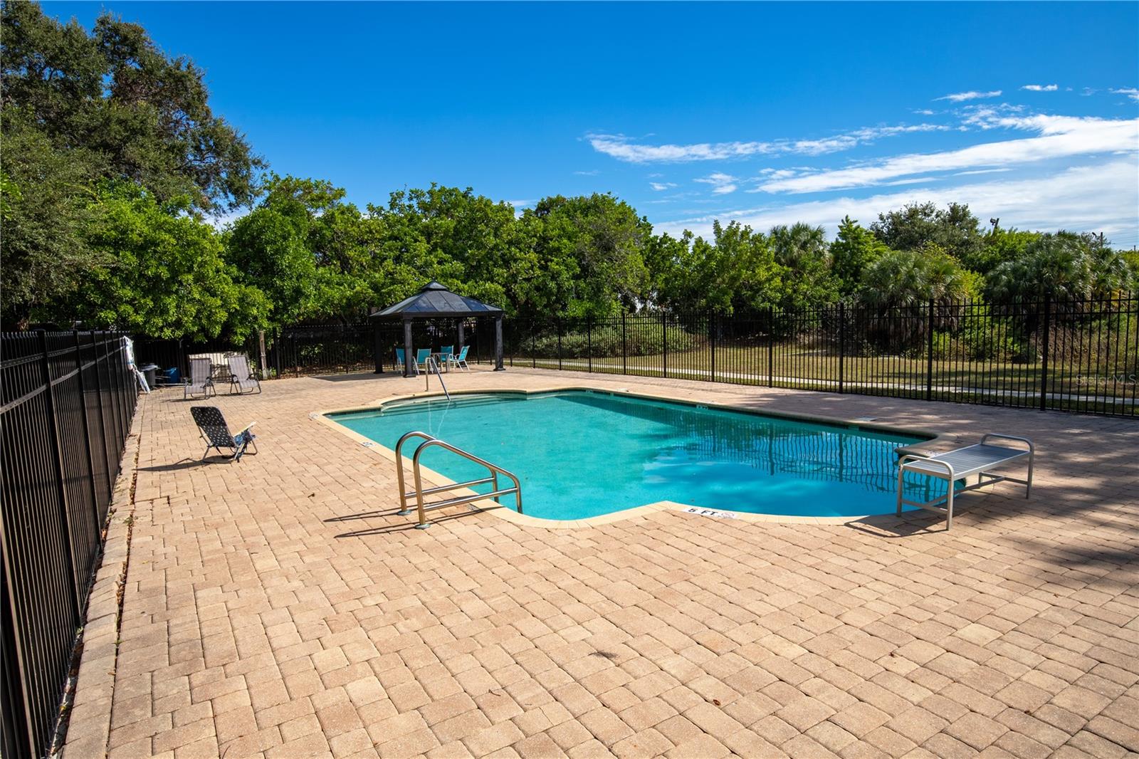 LAKESIDE CROSSING CONDO - Residential