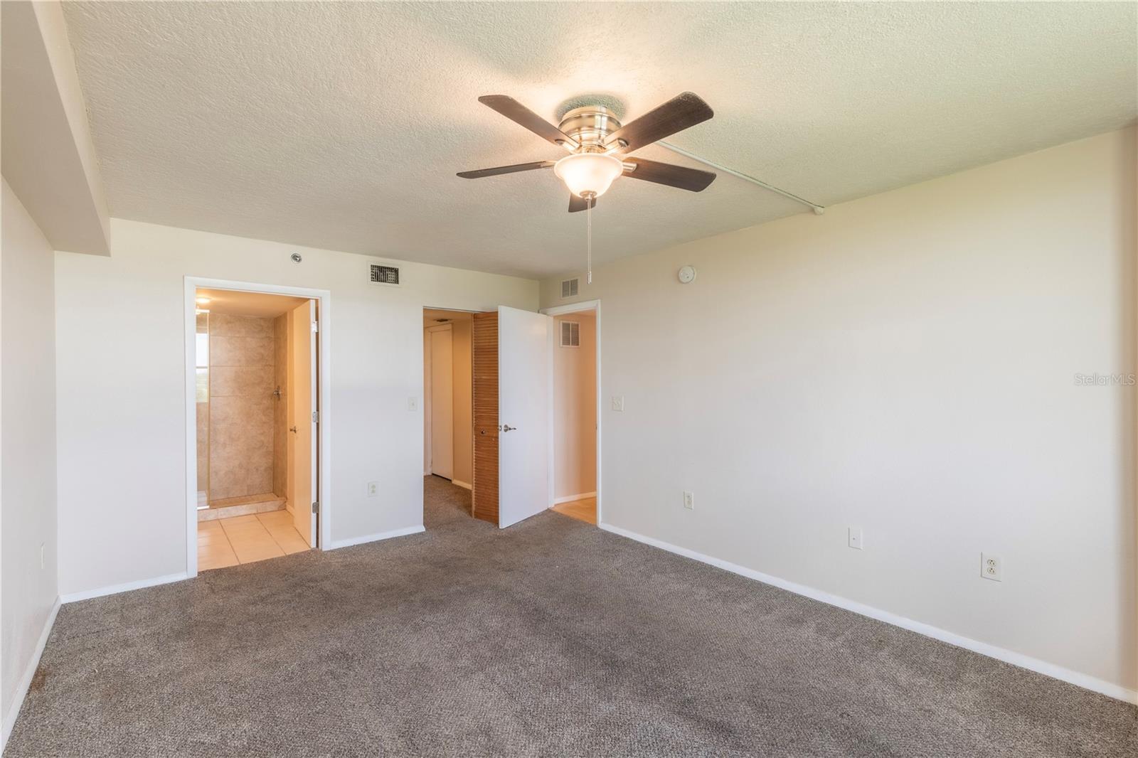 LAKESIDE CROSSING CONDO - Residential
