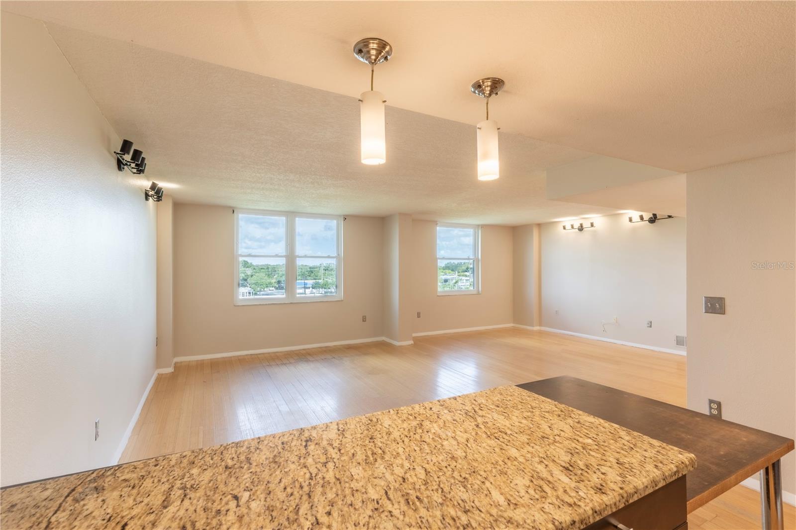 LAKESIDE CROSSING CONDO - Residential