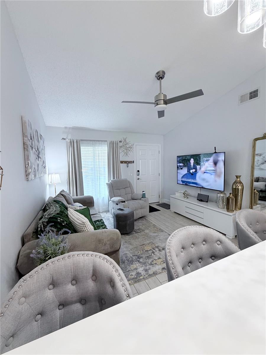 UNIVERSITY PLACE - Residential Lease