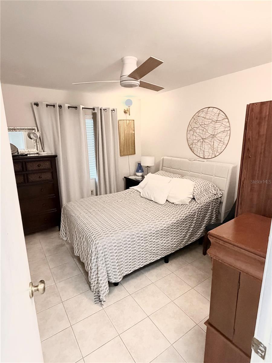 UNIVERSITY PLACE - Residential Lease