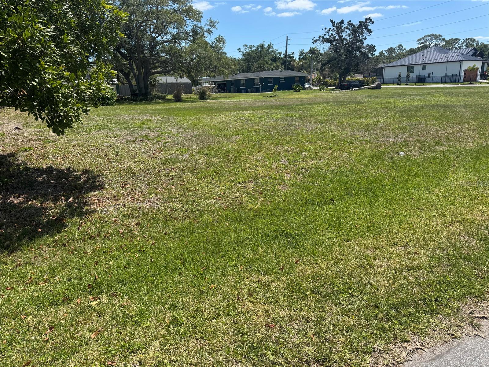 WATERFRONT ESTATES - Land