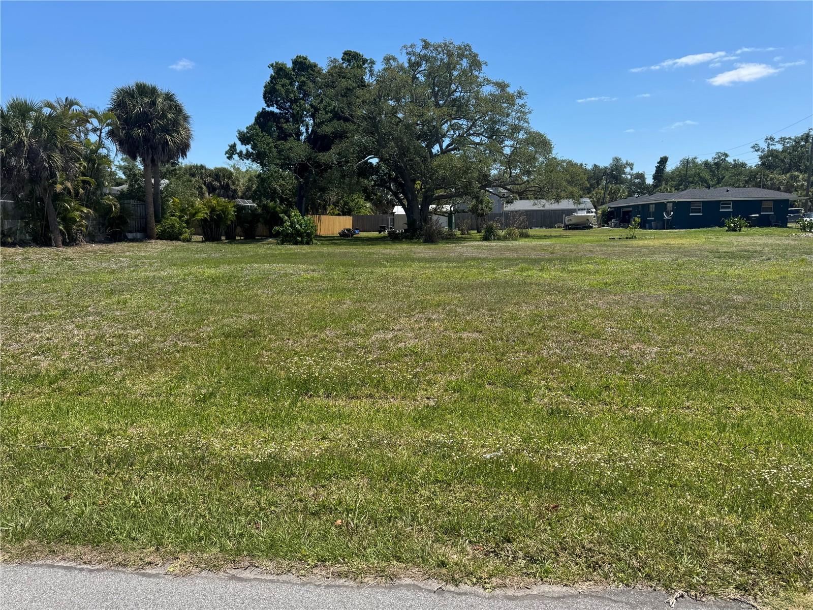 WATERFRONT ESTATES - Land