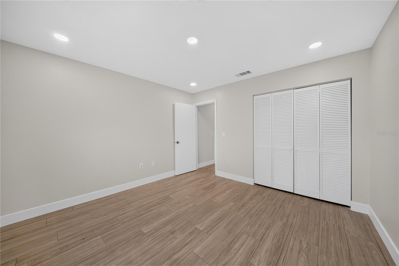 ARLINGTON PARK - Residential