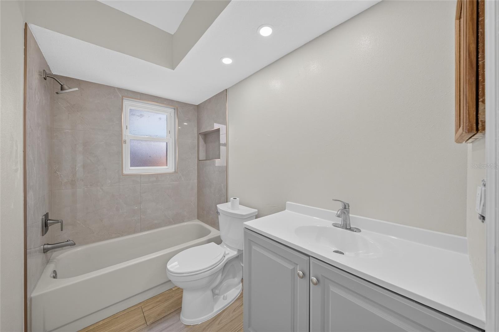 ARLINGTON PARK - Residential