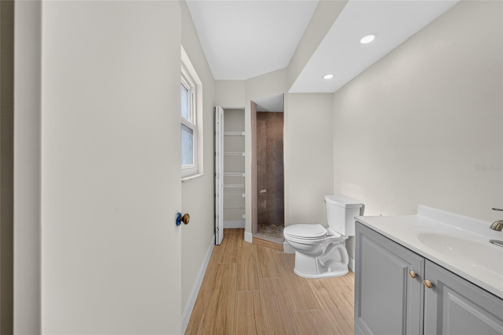 ARLINGTON PARK - Residential