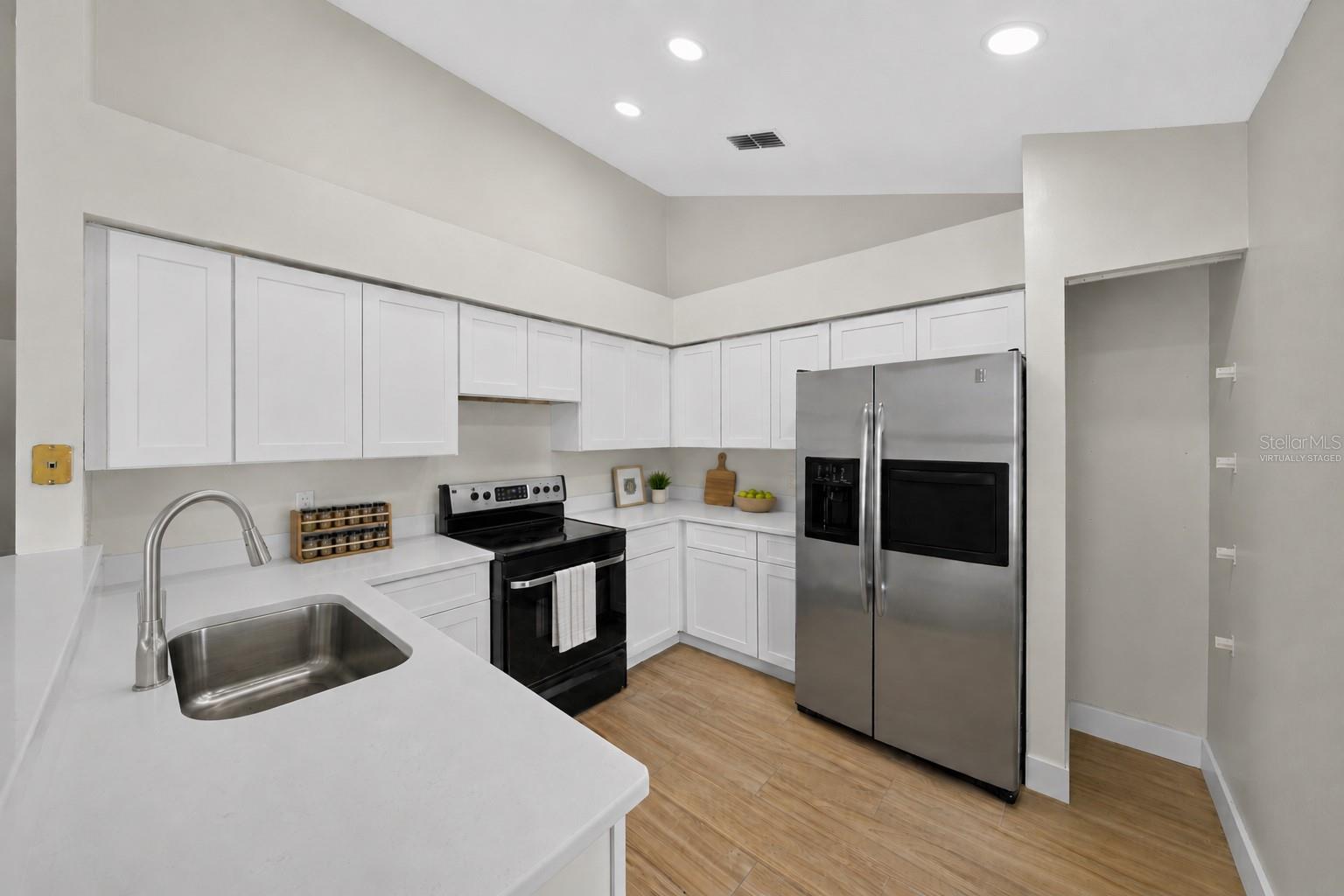 ARLINGTON PARK - Residential