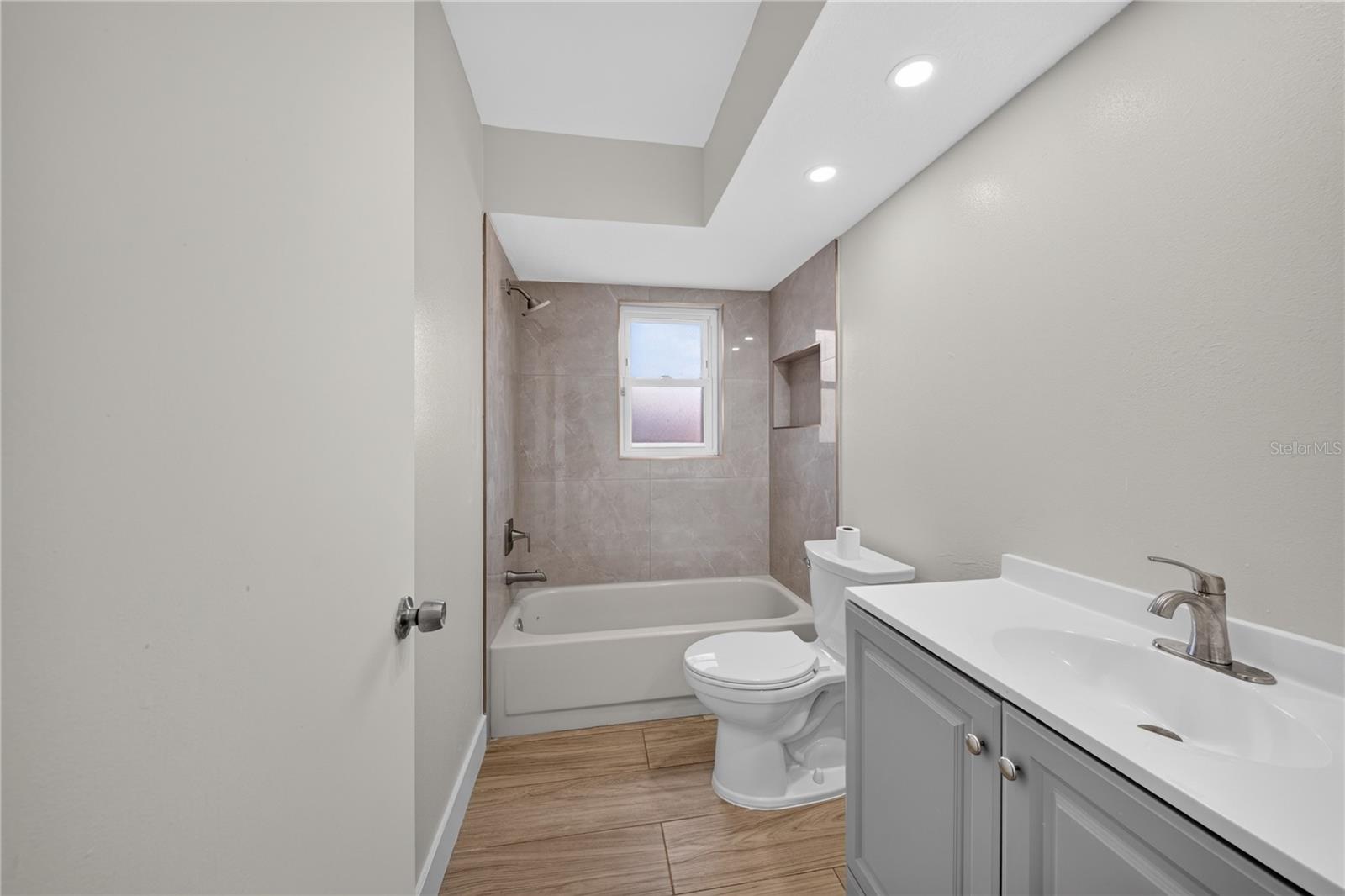 ARLINGTON PARK - Residential