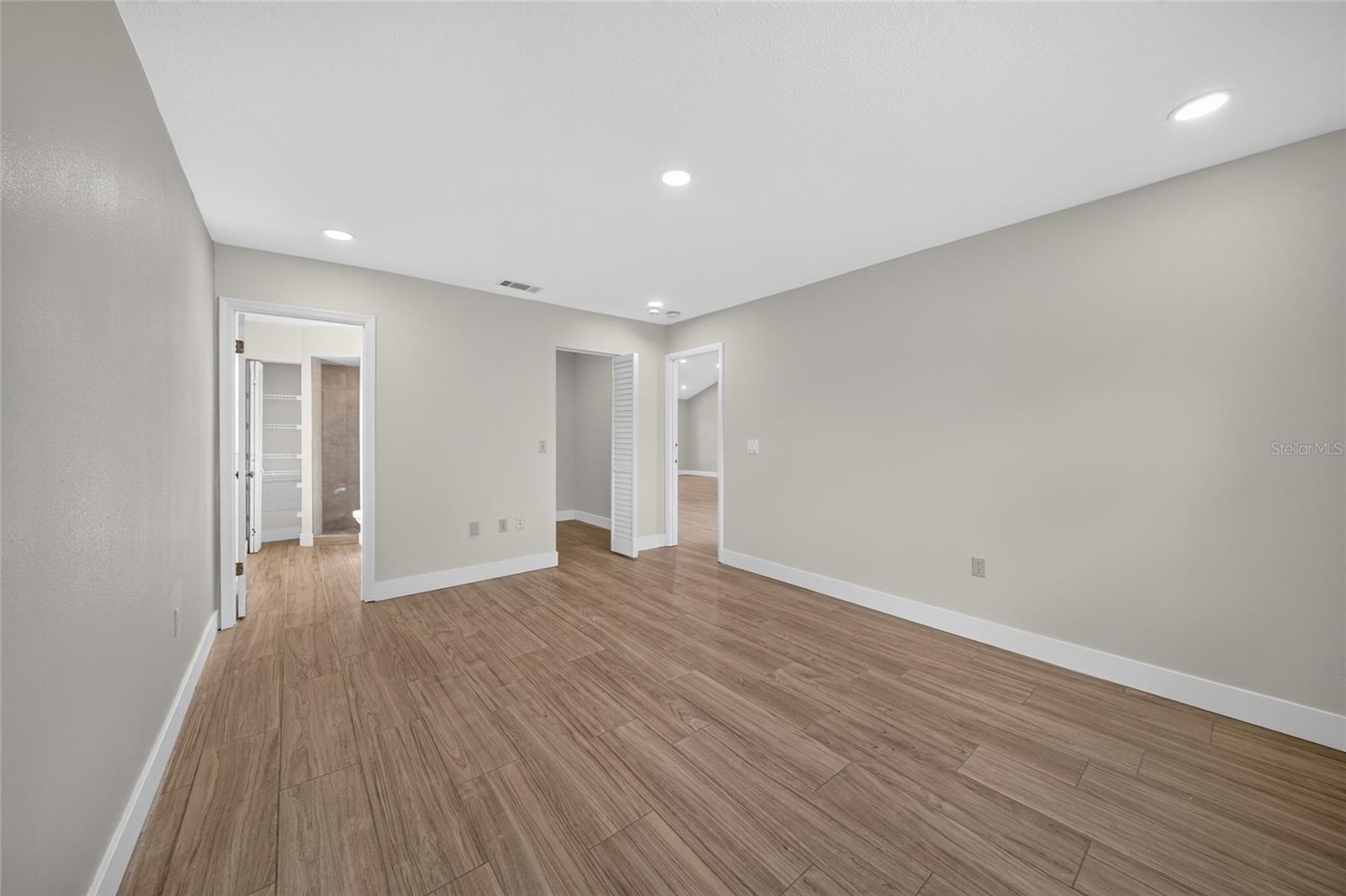 ARLINGTON PARK - Residential