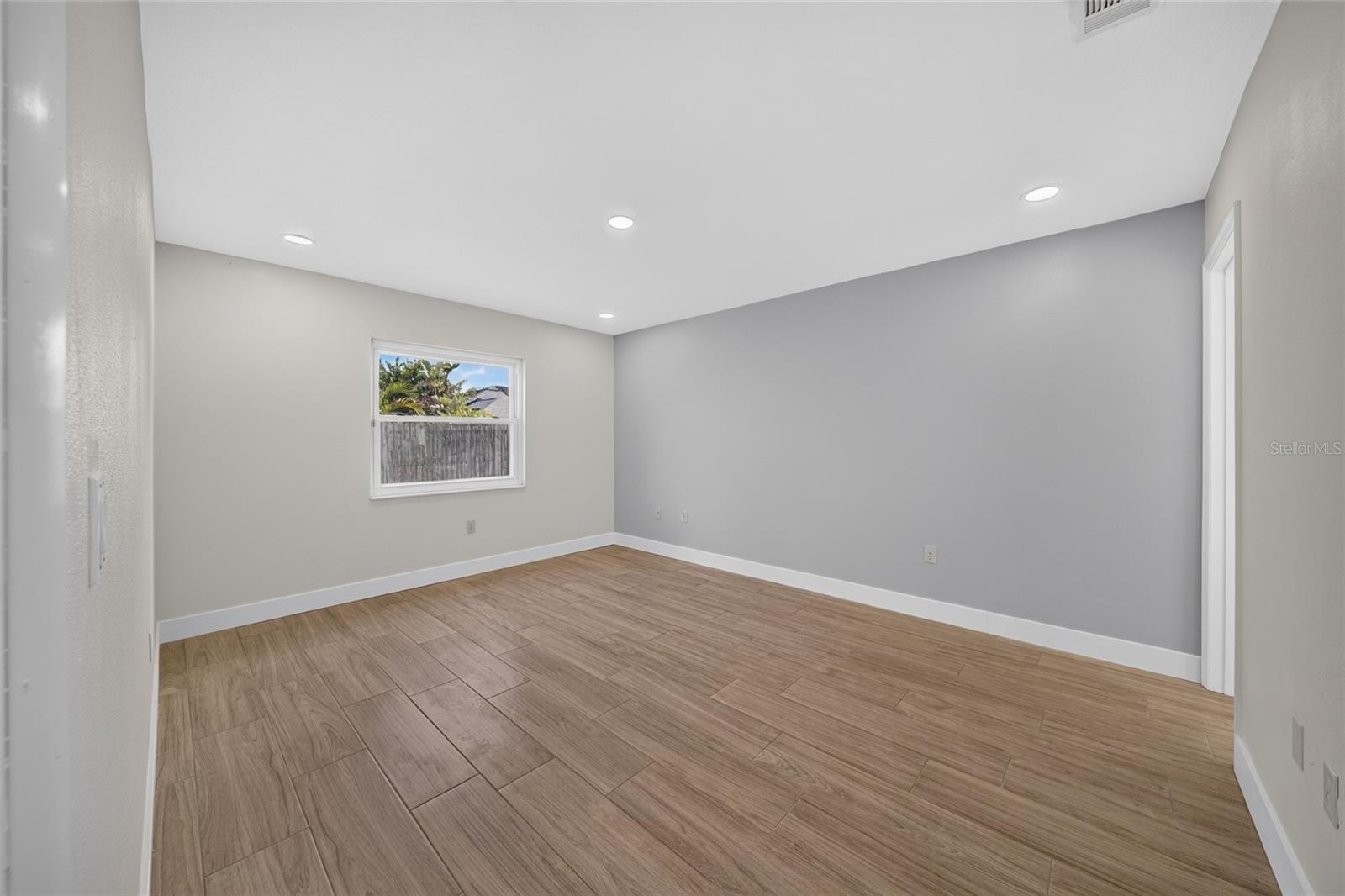 ARLINGTON PARK - Residential