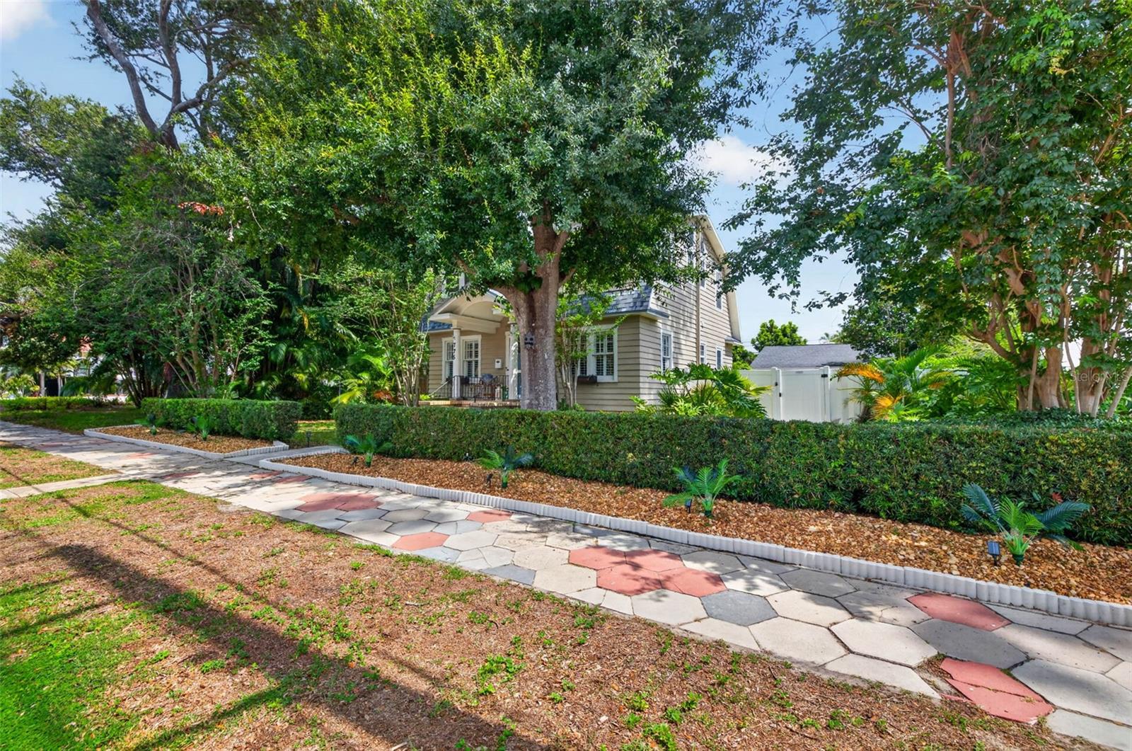 FLORIDA HEIGHTS - Residential