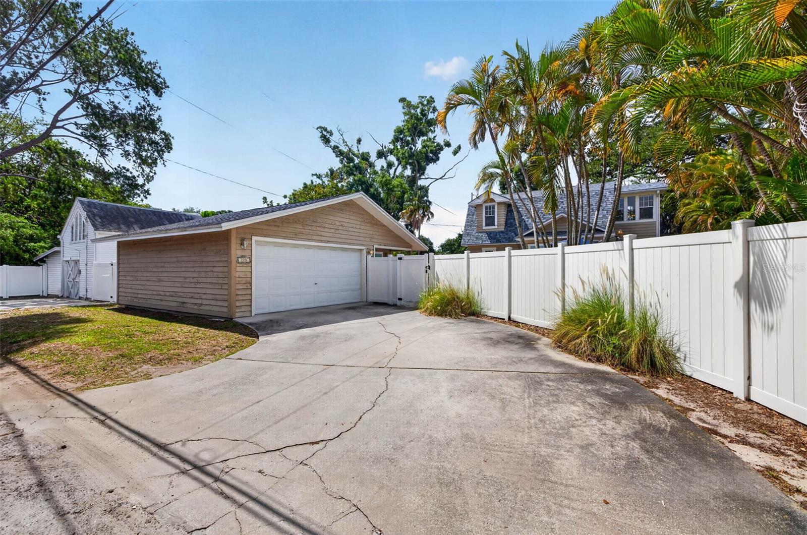 FLORIDA HEIGHTS - Residential