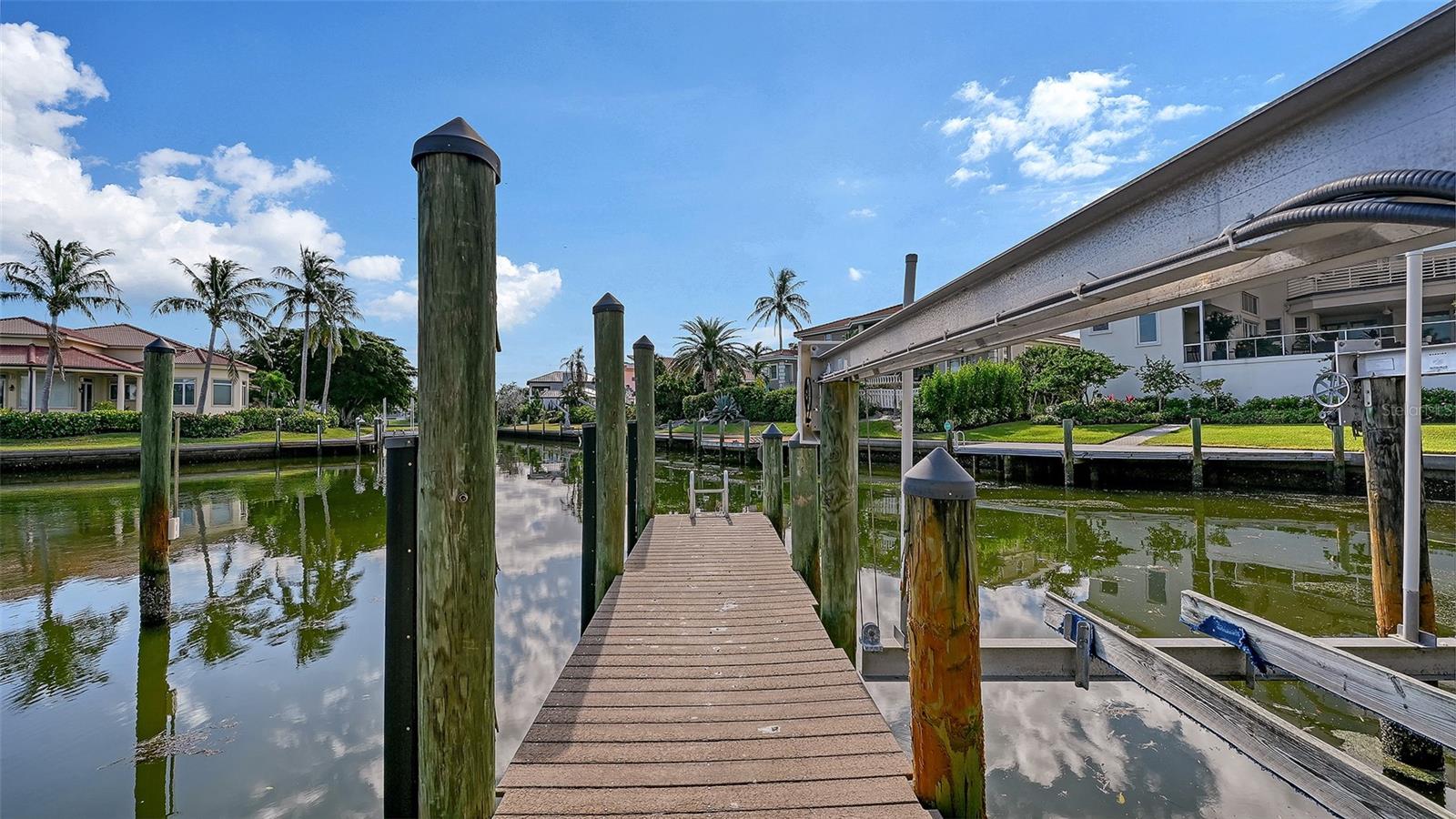 BAY ISLES - Residential