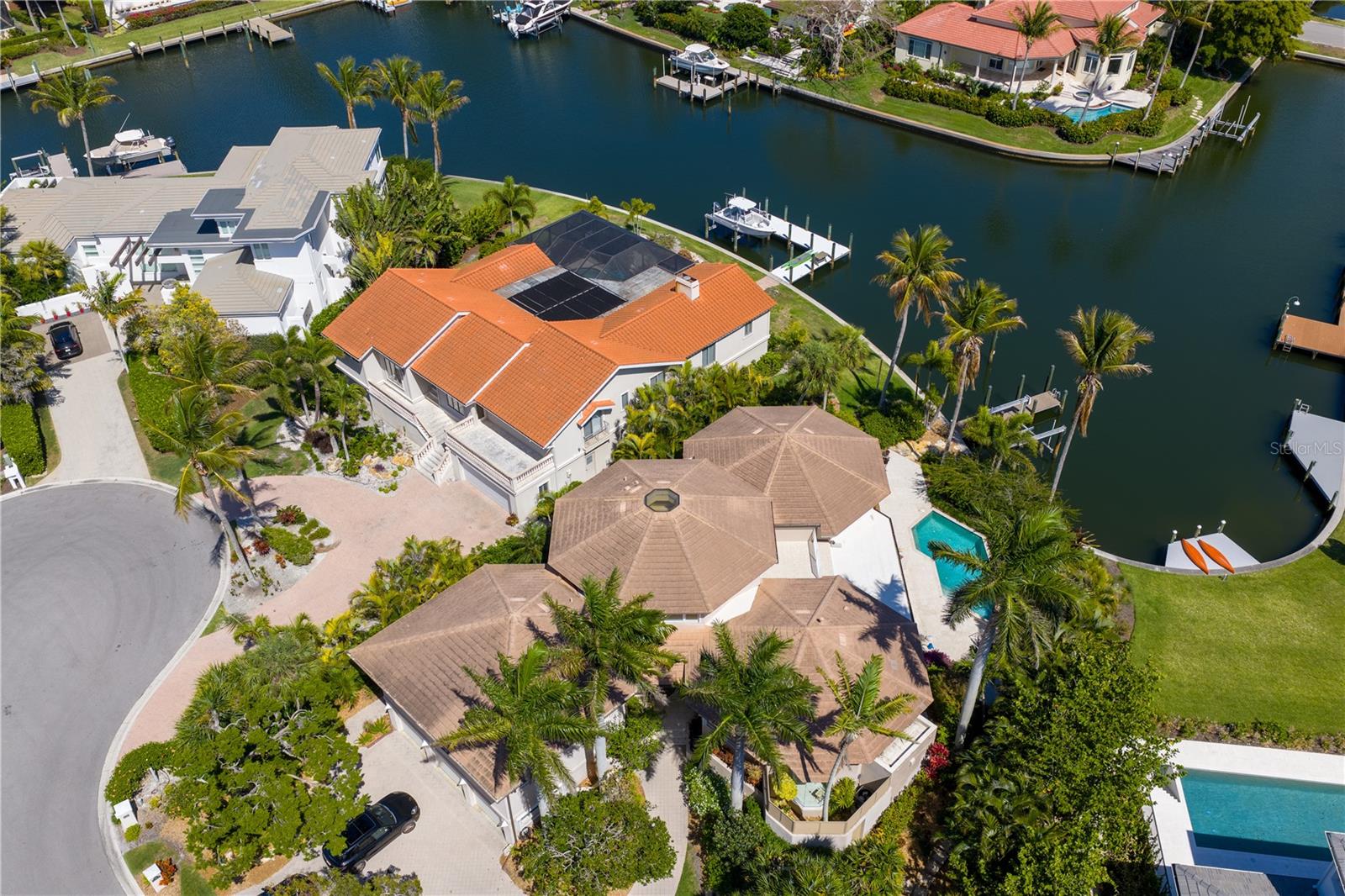 BAY ISLES - Residential