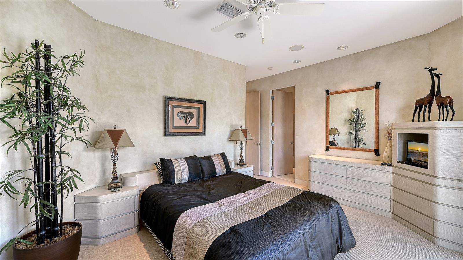 BAY ISLES - Residential