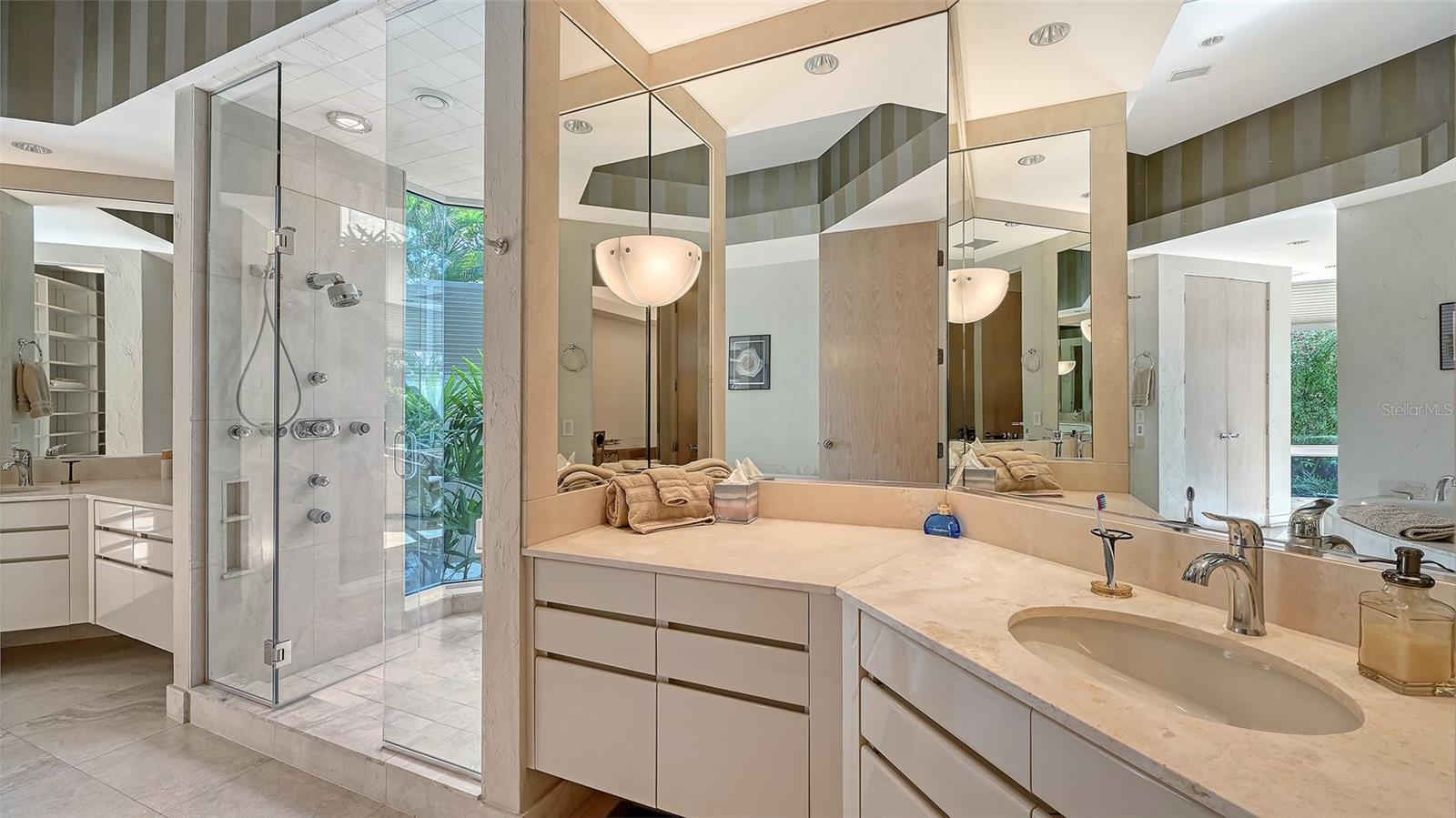 BAY ISLES - Residential