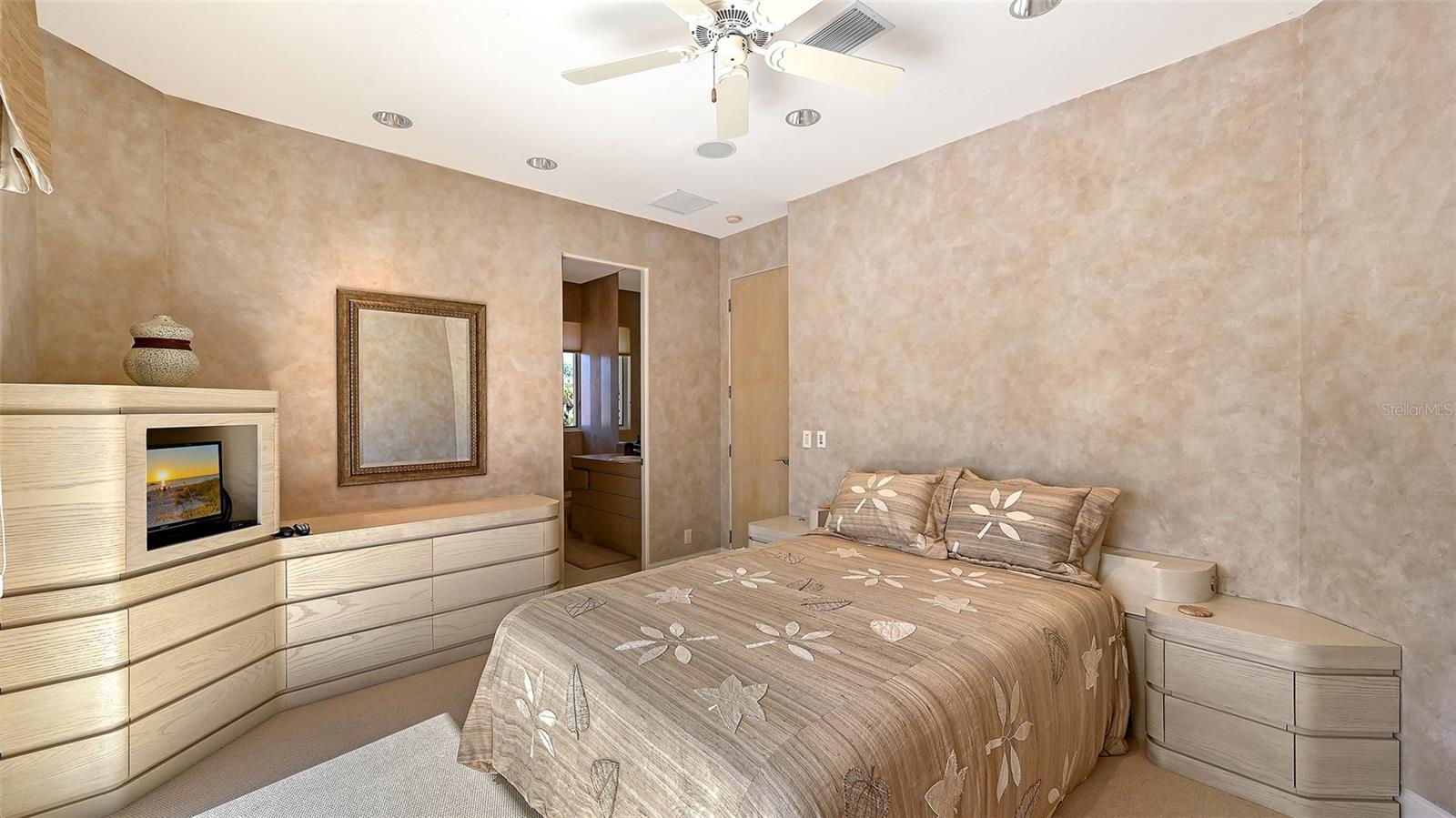 BAY ISLES - Residential