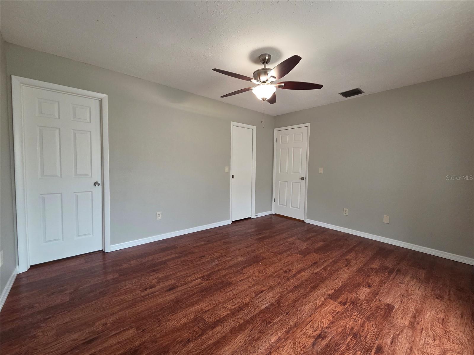 TOWNHOMES WINTER GARDEN - Residential